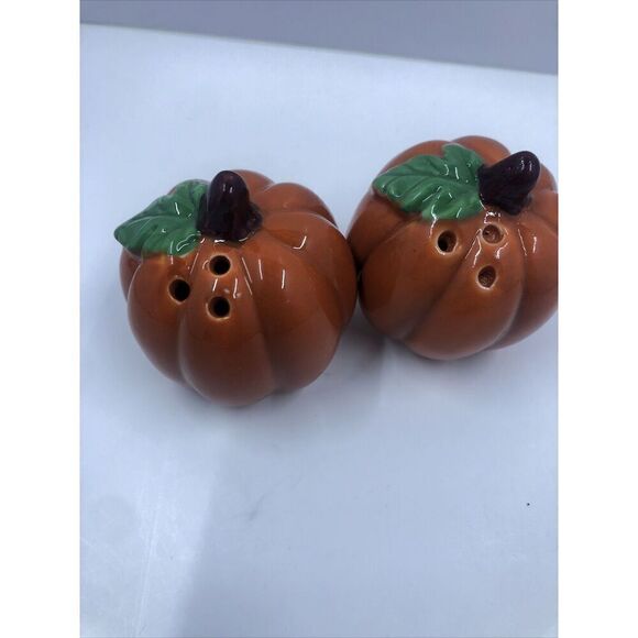 Vintage Ceramic Pumpkin Salt And Pepper Shaker Set - Picture 2 of 13